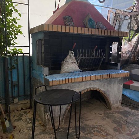 Apartment With Barbecue 1 Km Beach Афины Экстерьер фото