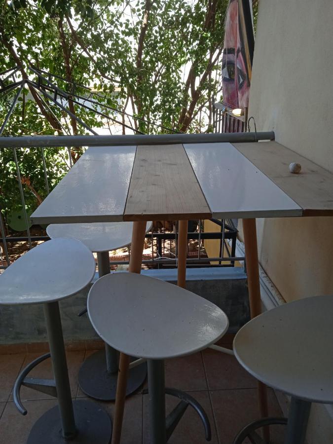 Apartment With Barbecue 1 Km Beach Афины Экстерьер фото